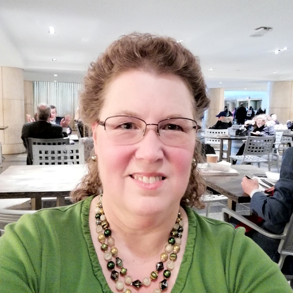 Meet your Posher, Joellyn